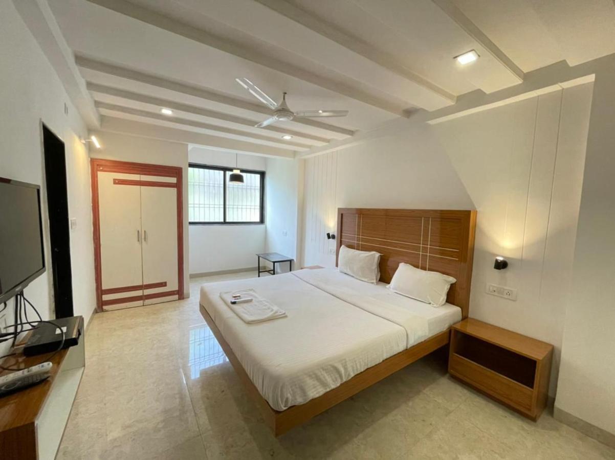 Hotel Holiday Pride Aurangabad  Ngoại thất bức ảnh