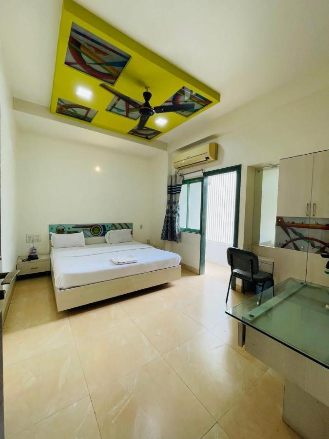 Hotel Holiday Pride Aurangabad  Ngoại thất bức ảnh