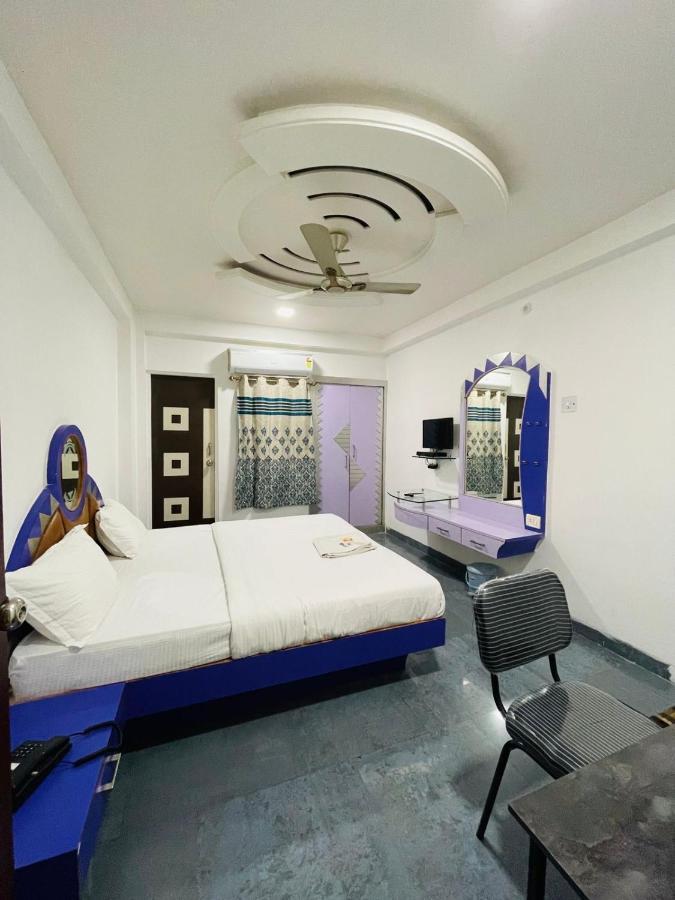 Hotel Holiday Pride Aurangabad  Ngoại thất bức ảnh